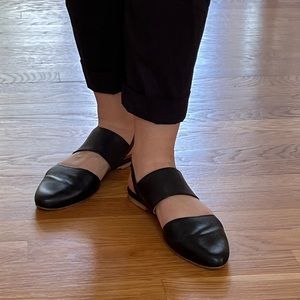 Coclico Black pointed leather flat 7.5